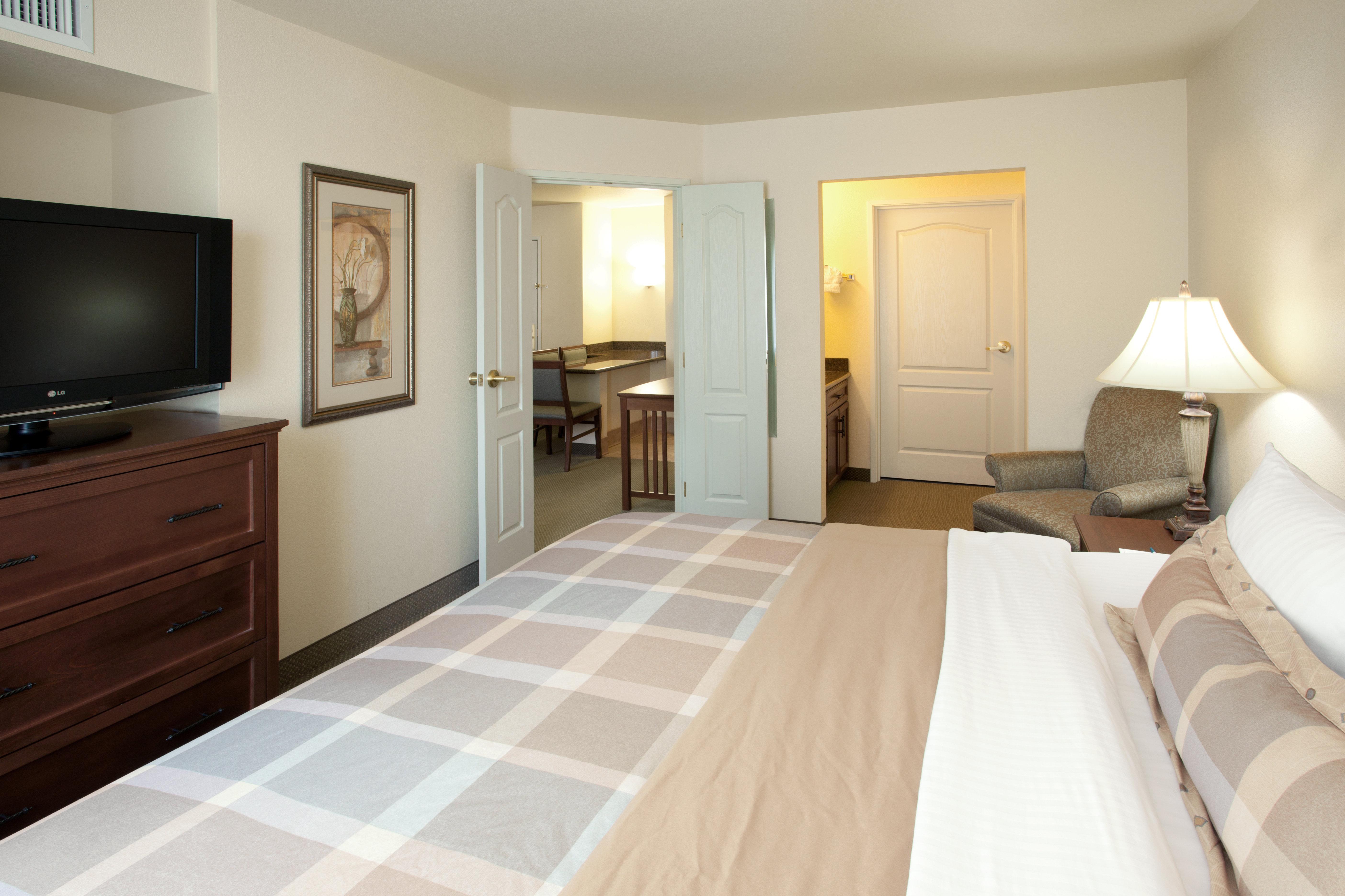 Staybridge Airport Natomas, An Ihg Hotel 3*