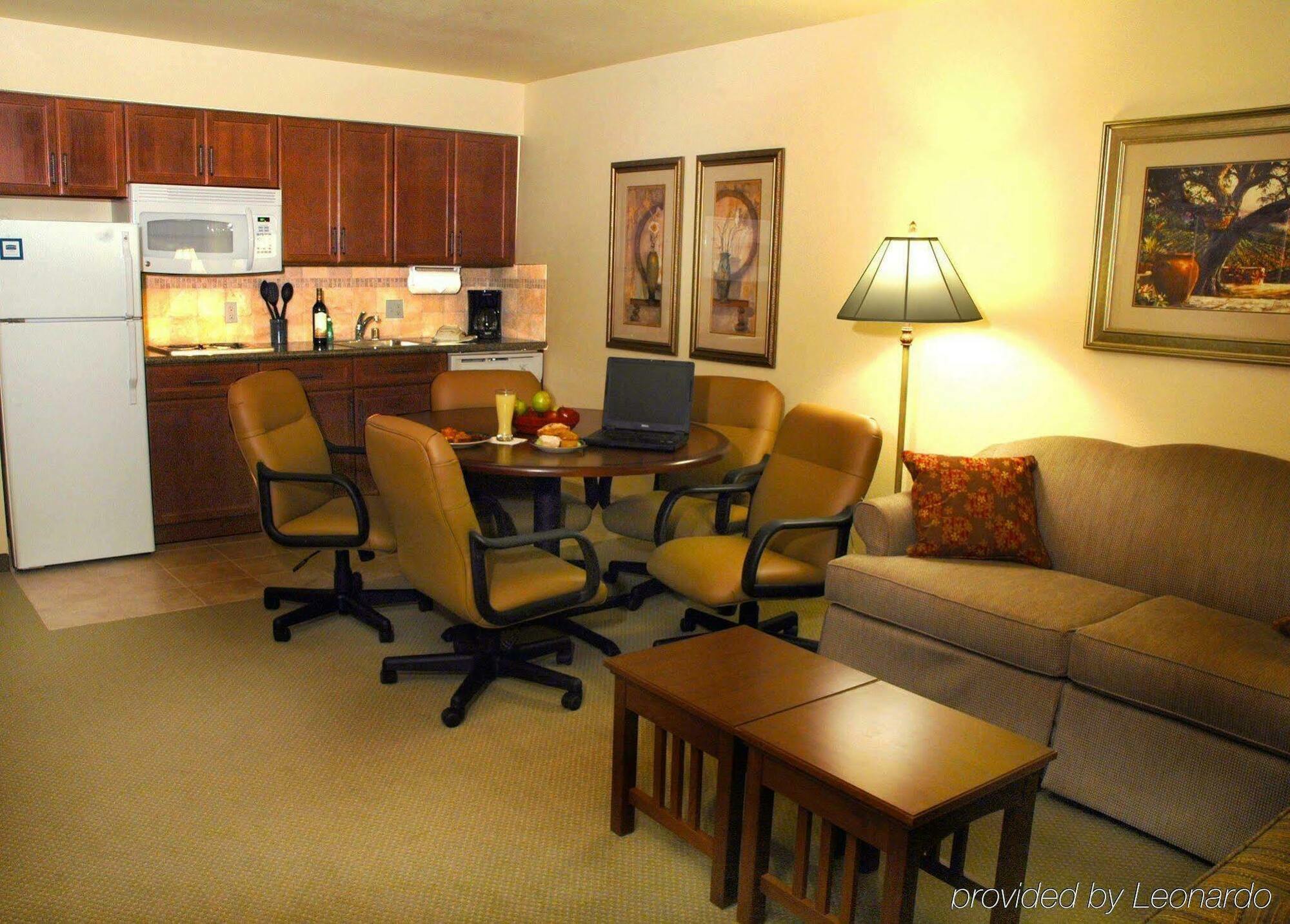 Hotel Staybridge Airport Natomas, An Ihg